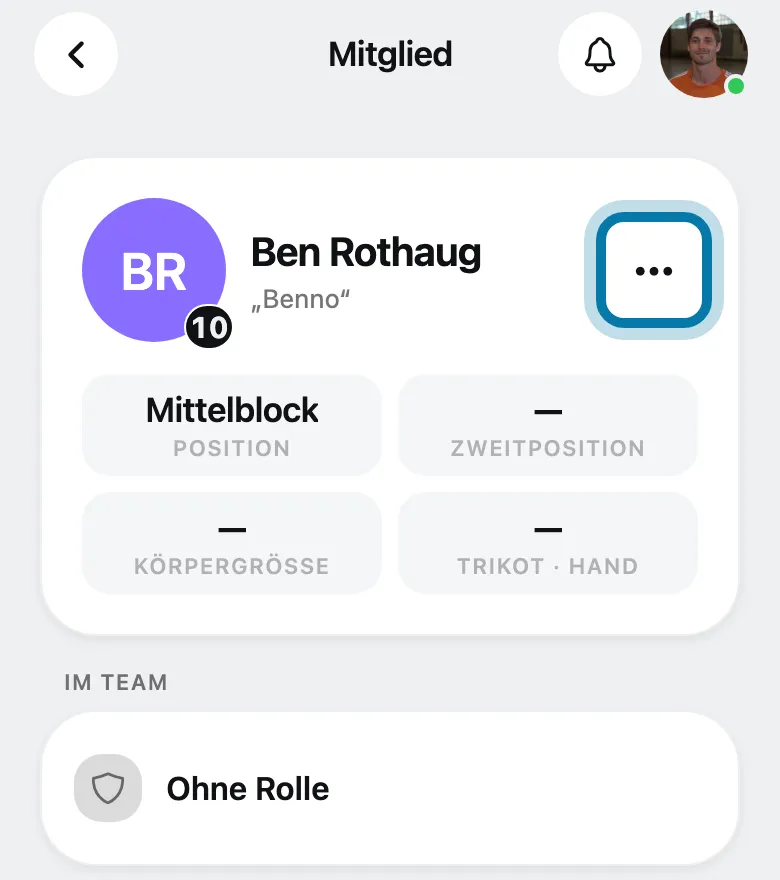 Tippe oben rechts auf ⋯.