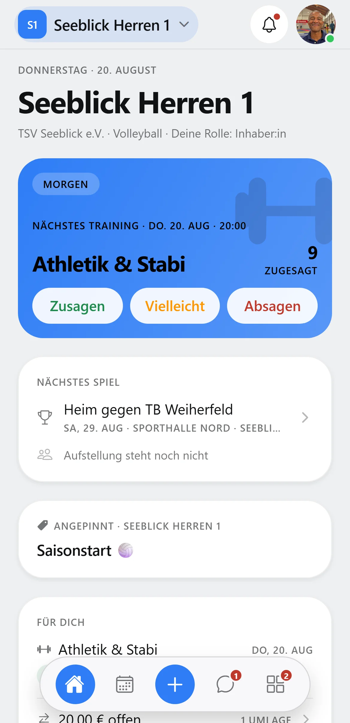 Squova: der Start-Bildschirm mit dem nächsten Training, den Zusage-Knöpfen und dem nächsten Spiel samt eigenem Einsatz