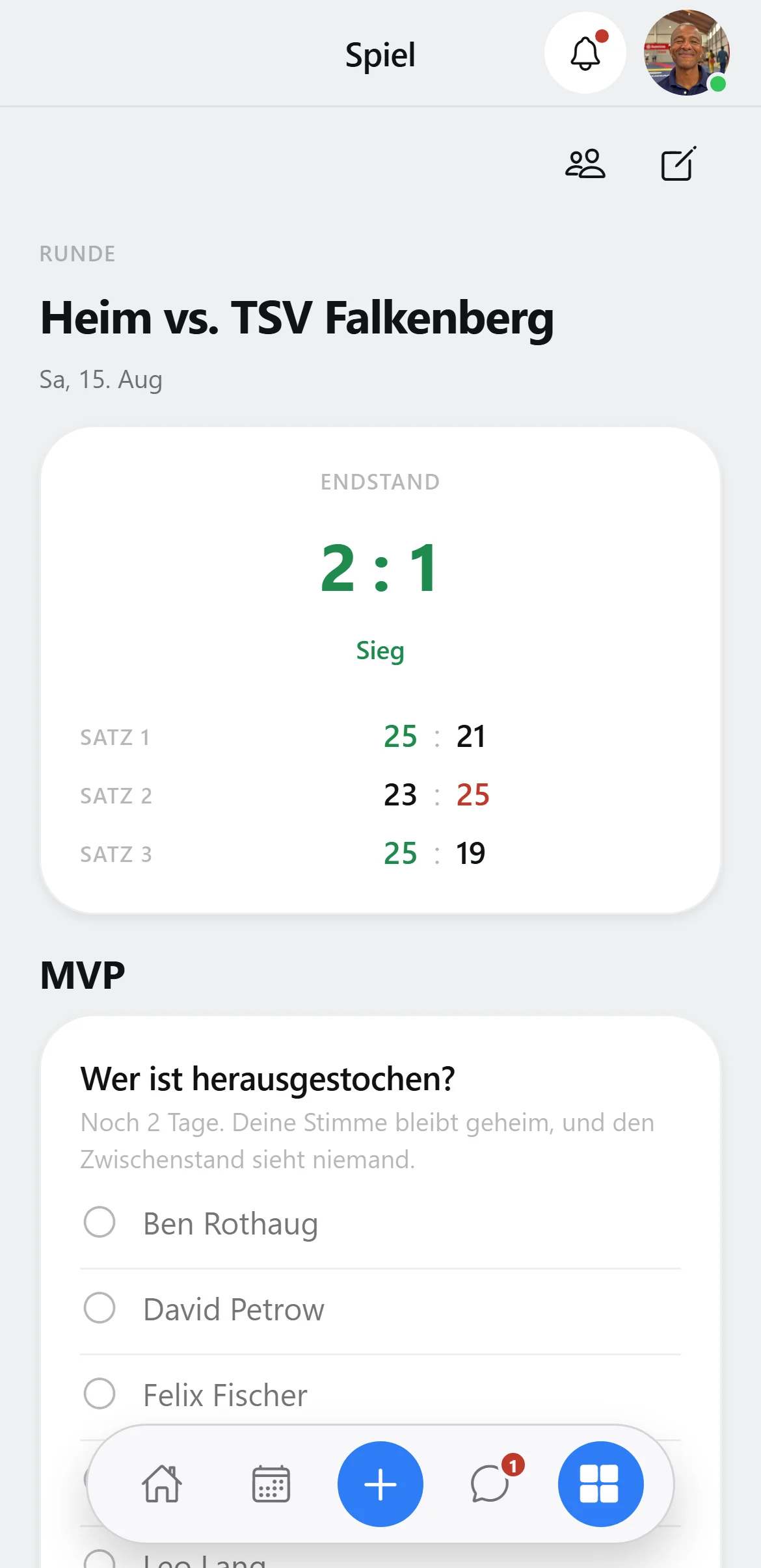 Spiel-Detail in Squova mit Endstand, Sätzen und der MVP-Wahl: Frage, Restzeit und die Liste der eingesetzten Personen